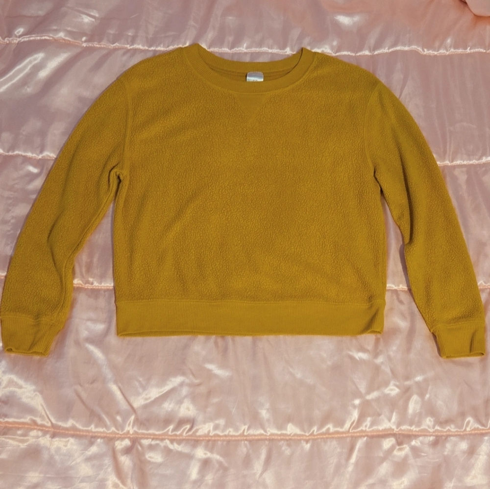 Cute Yellow/Orange sweatshirt